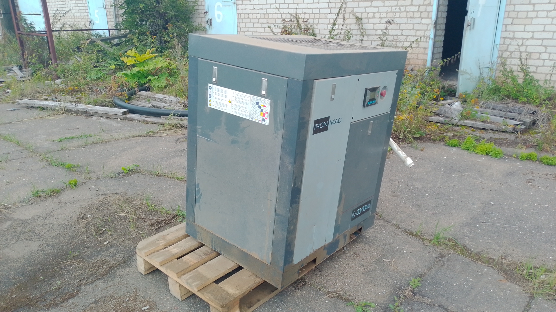 Винтовой компрессор IronMac IC-30/10 AM