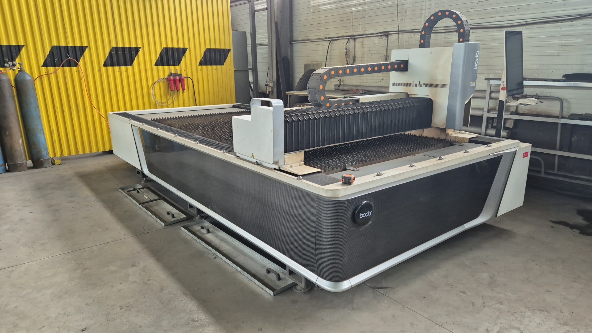 Установка лазерной резки Bodor А3 1500W