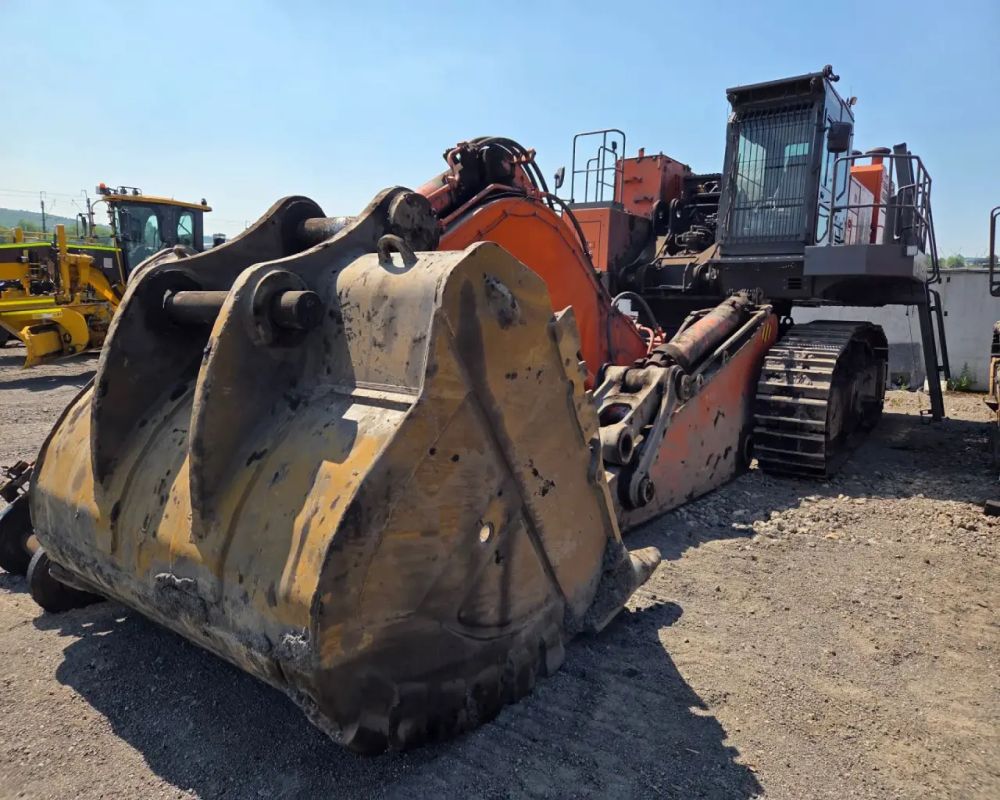 Экскаватор Hitachi EX1200-7
