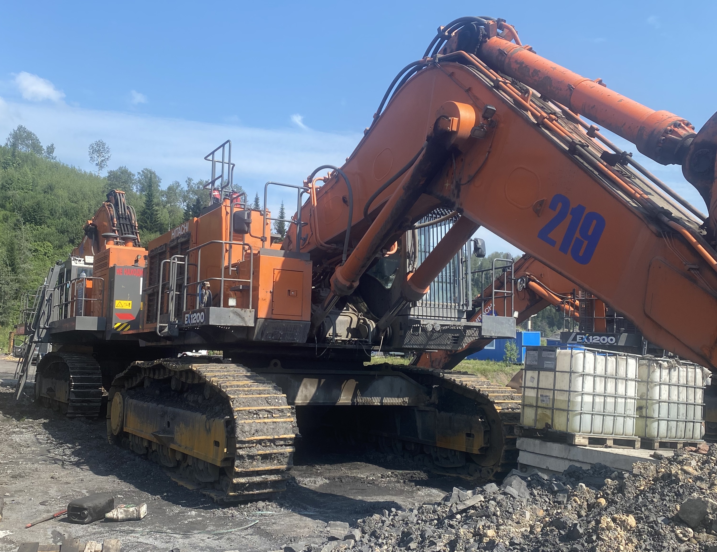 Экскаватор Hitachi EX1200-7