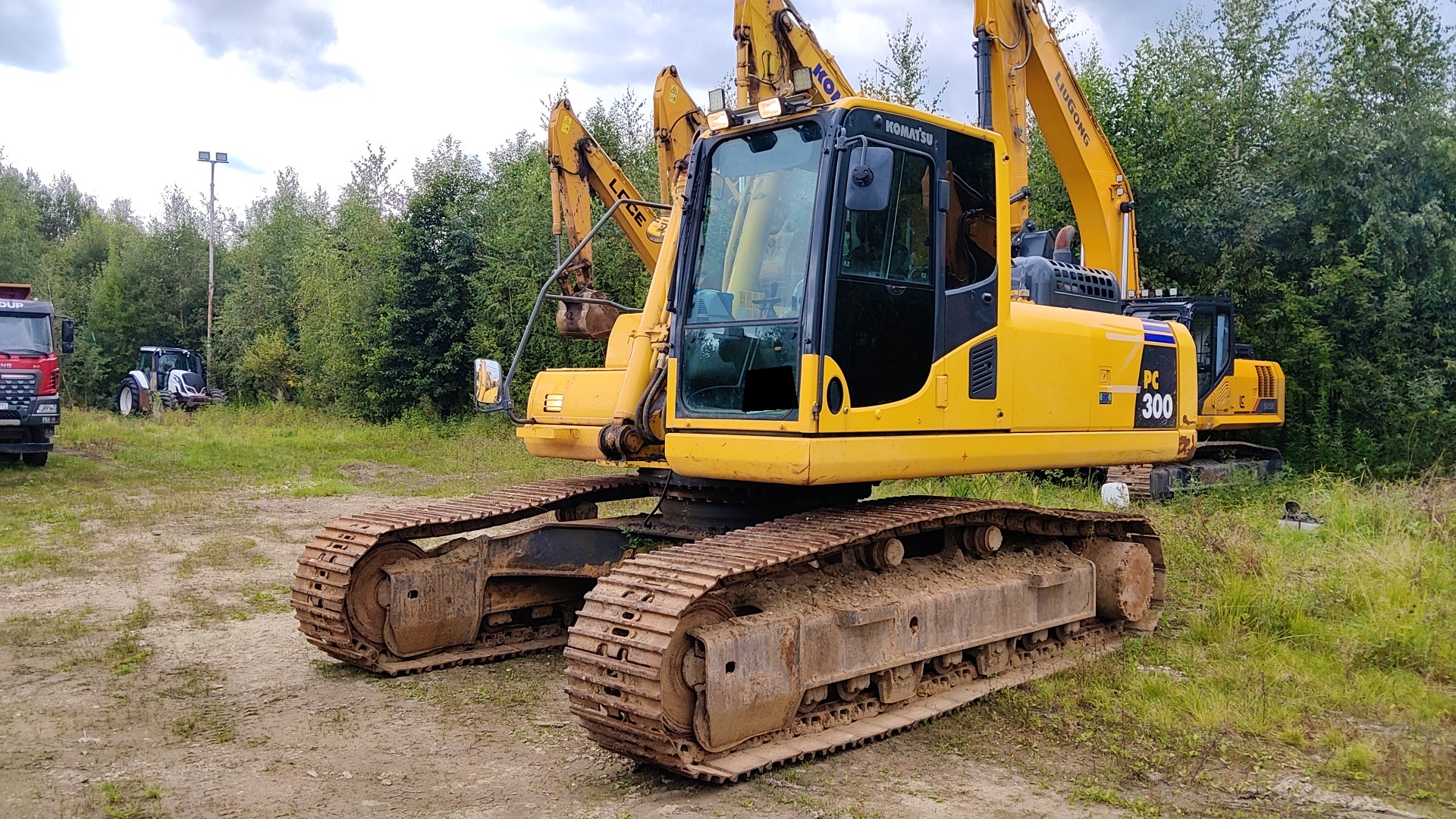 Экскаватор Komatsu PC300-8M0