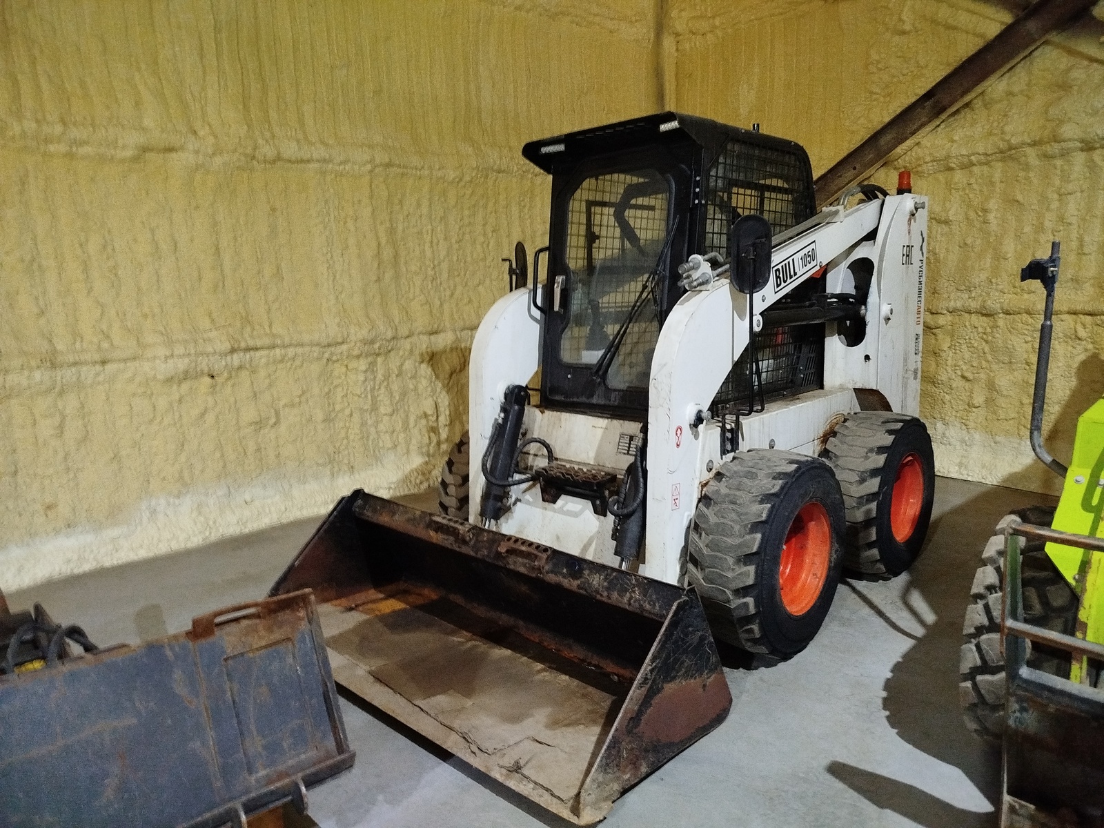 Погрузчик Bull SL1050
