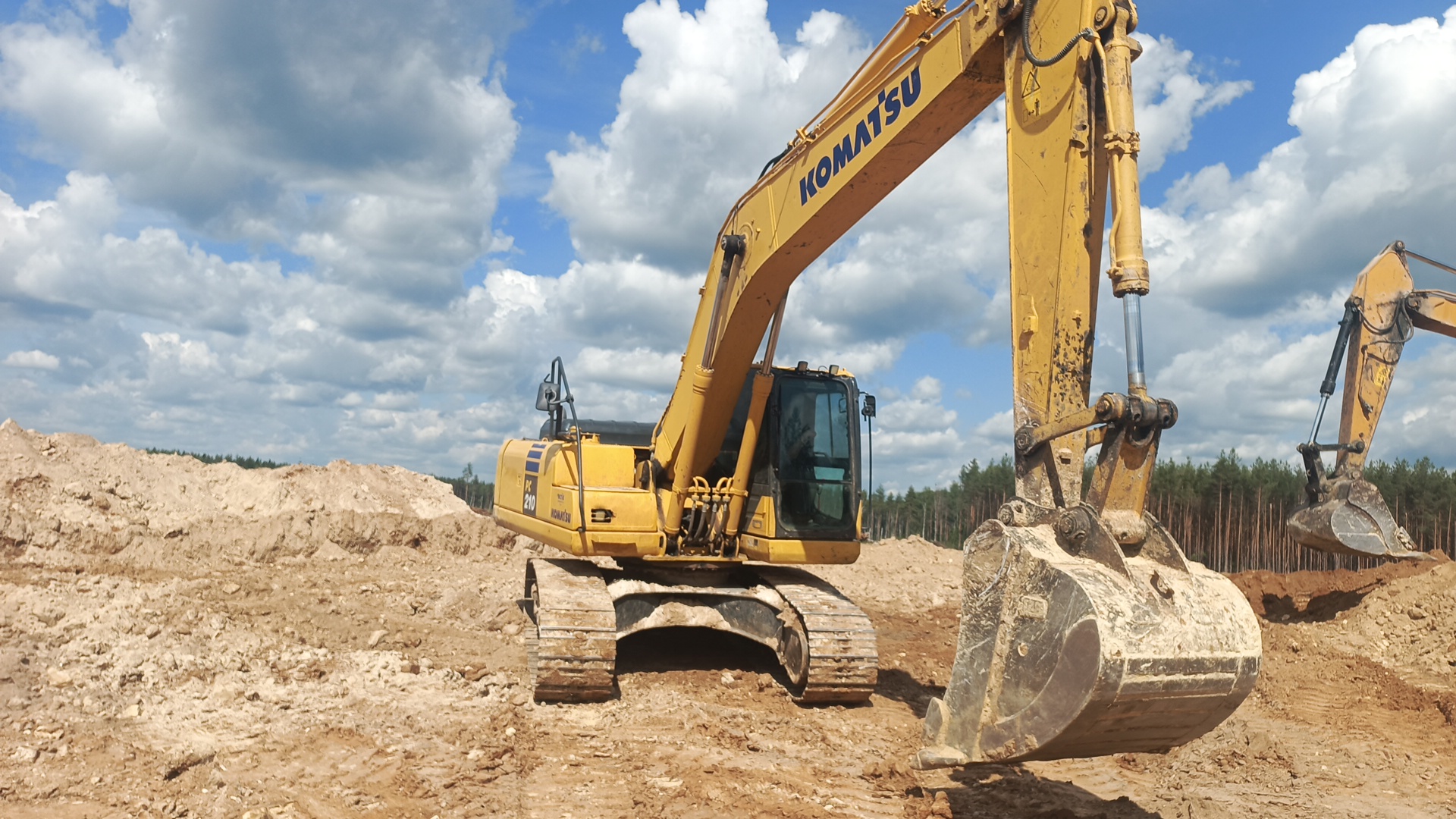 Экскаватор Komatsu PC210-10M0