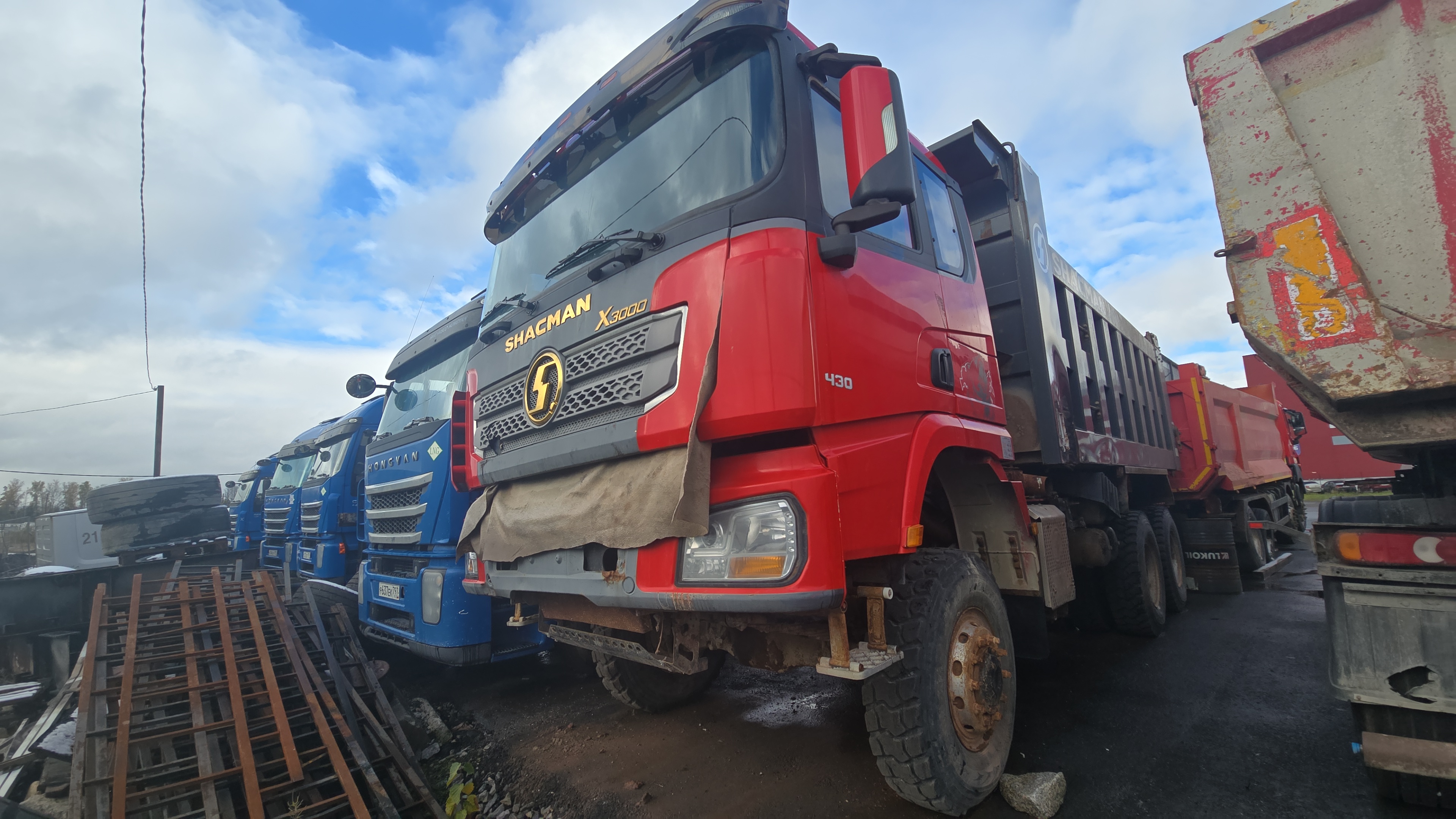 Самосвал Shacman SX32586V385