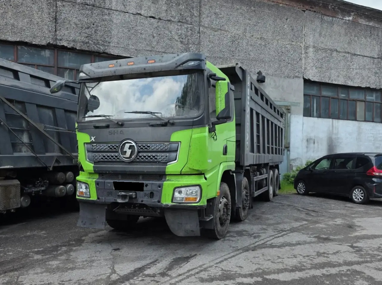 Самосвал Shacman (SX33186W366C)