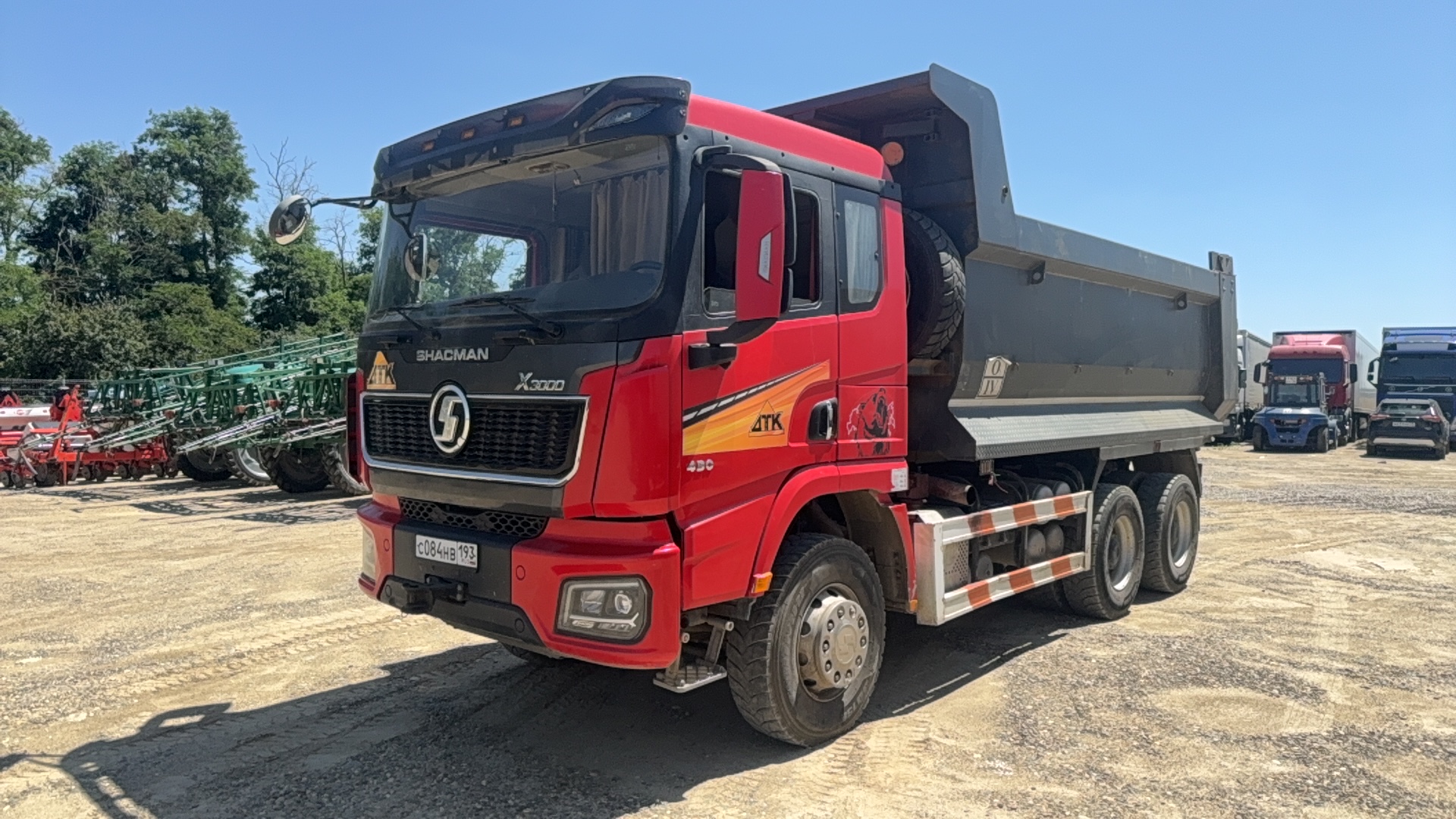 Самосвал Shacman SX32586V384