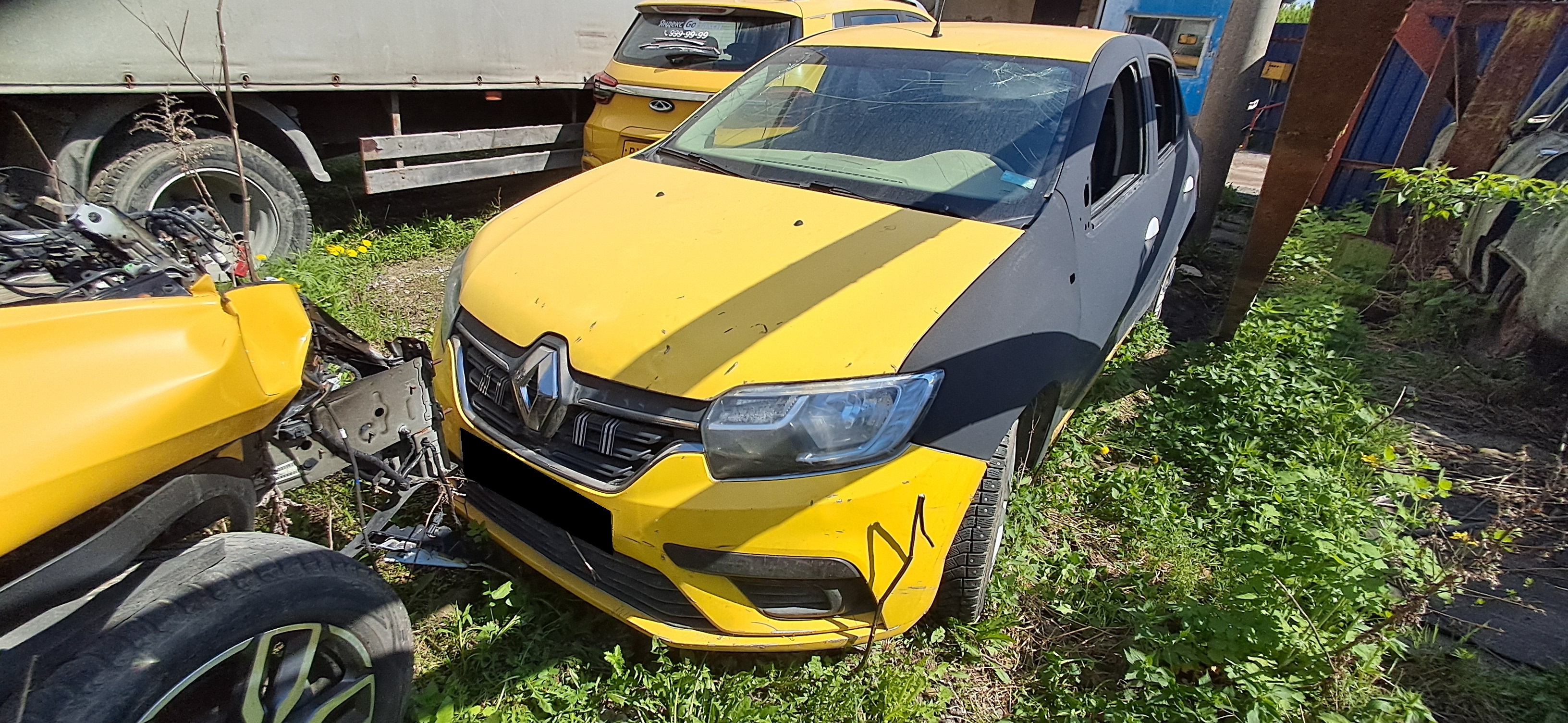 Renault Logan 1.6 MT (82 л.с.)